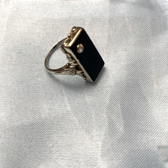 Vintage 18k White Gold Diamond Onyx Ring - Picture 5 of 5